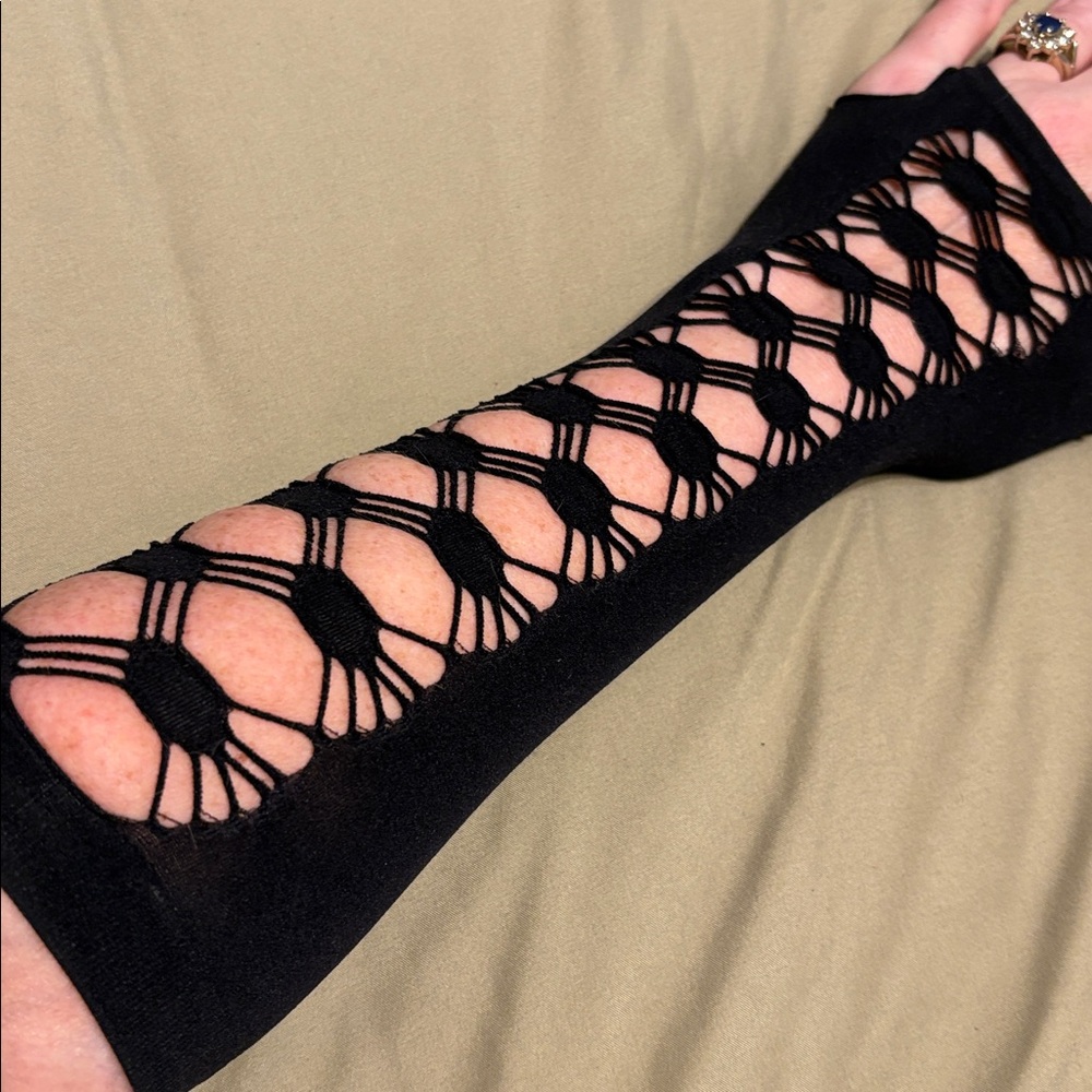 Witchy, spider-webby fingerless gloves, super fun and funky, OSFM
